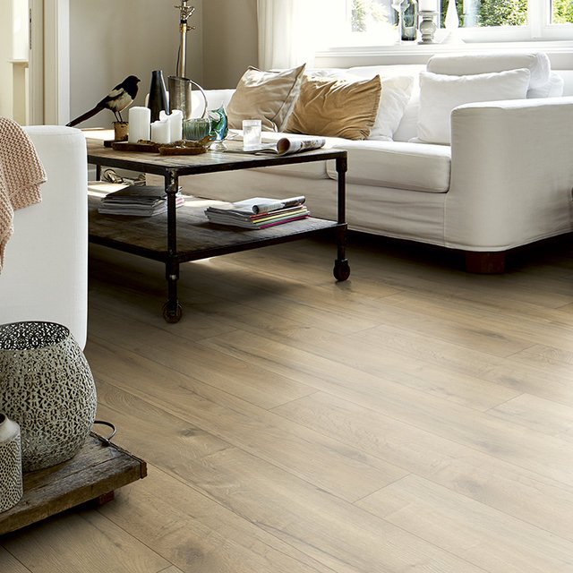 Egger Brown Loja Oak Laminate Flooring | 8mm