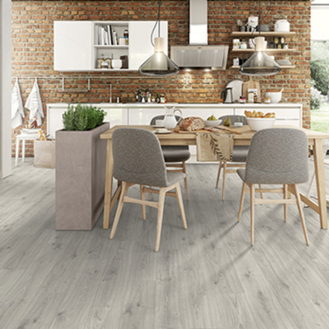 Egger Light Zermatt Oak Laminate Flooring | 7mm