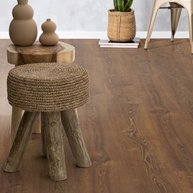 Egger Pro Tobacco Bayford Oak Laminate Flooring | 10mm | Long