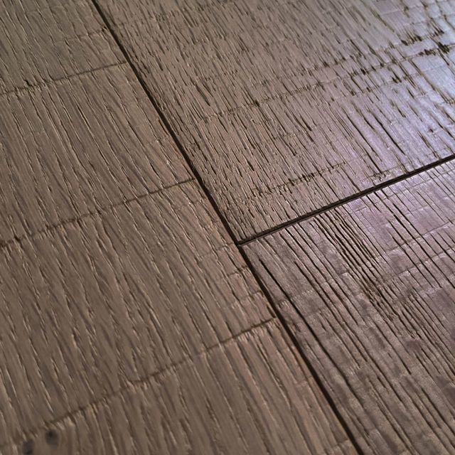 Engineered UV Lacquer Raw Sawn Oak  2.13m2
